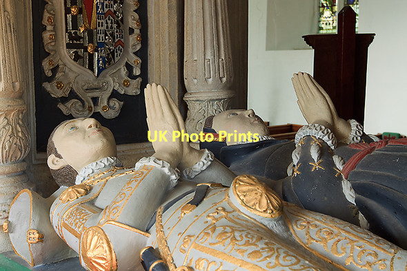 Photo 6"x4" Monument to Sir Richard Brydges - St James' church, Ludgershall (detail - 2) Ludgershall\/SU2650 c2011