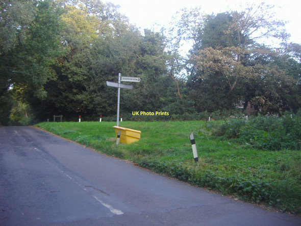 Photo 6"x4" Junction of Sparrow Row and Valley End Road Brick Hill\/SU9564 c2011