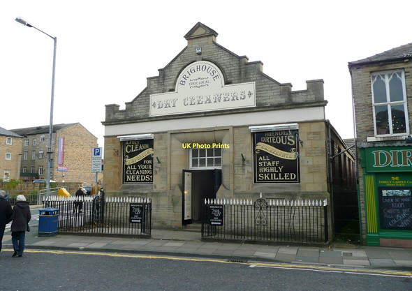 Photo 6"x4" The Salvation Army hall in its latest guise Brighouse\/SE1423 c2011