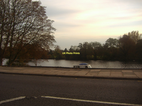 Photo 6"x4" The river Thames at Hampton Teddington\/TQ1670 c2011