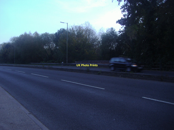 Photo 6"x4" Weybridge Road, Hamm Moor Addlestone c2011