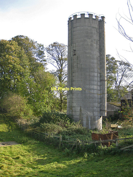 Photo 6"x4" Concrete silage tower, disused Malton\/SE7871 c2011