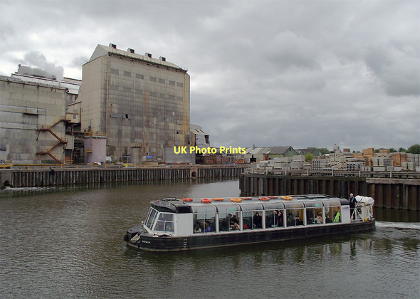 Photo 6"x4" Public trip boat near Anderton, Cheshire Northwich c2011