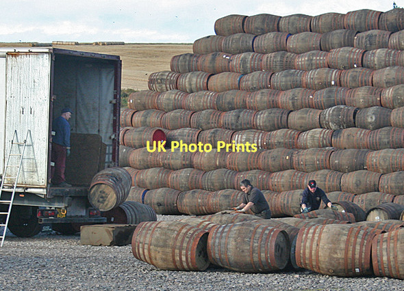 Photo 6"x4" Unloading Casks Rothes c2011