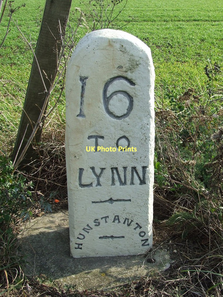 Photo 6"x4" Old Milestone Hunstanton c2011 P1