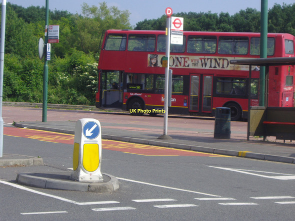 Photo 6"x4" Bus stand on Downs Road, Belmont Sutton\/TQ2564 c2008