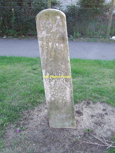Photo 6"x4" Old Milestone Burnham Deepdale c2011