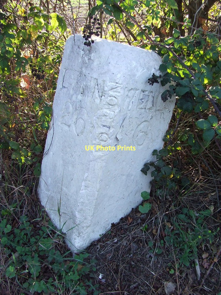 Photo 6"x4" Old Milestone Burnham Market c2011