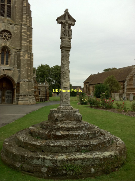 Photo 6"x4" Churchyard cross, Higham Ferrers Higham Ferrers c2011