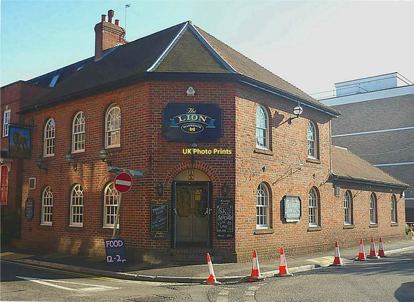 Photo 6"x4" The Lion Newbury\/SU4767 c2011