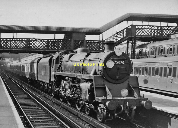 Photo 6"x4" London Bridge (Central) Station, with Oxted line train London c1959
