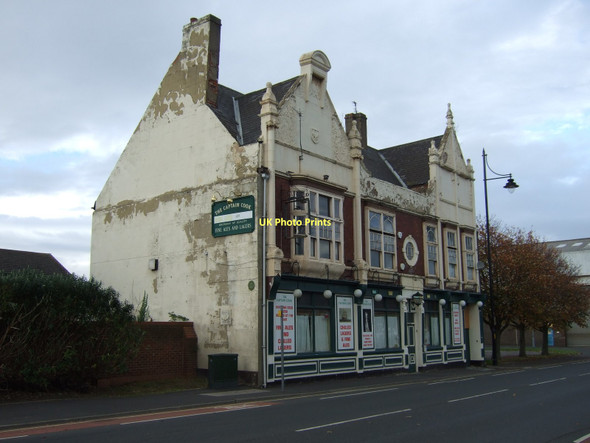 Photo 6"x4" The Captain Cook, Durham Street Port Clarence c2011