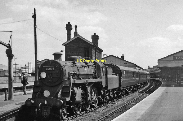 Photo 6"x4" Salisbury station, with Portsmouth - Cardiff train Salisbury c1963