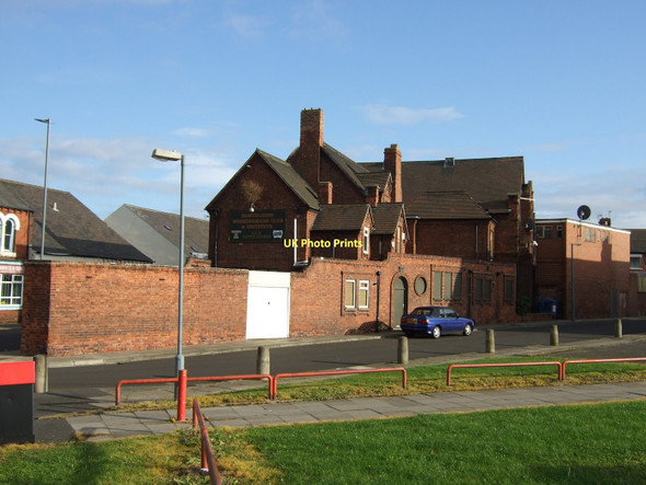 Photo 6"x4" Workingmans Club and Institute Linthorpe c2011