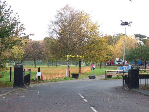 Photo 6"x4" Entrance to Stewart Park Middlesbrough c2011