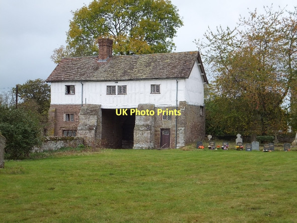 Photo 6"x4" The Priory Gatehouse Bromfield\/SO4876 c2011