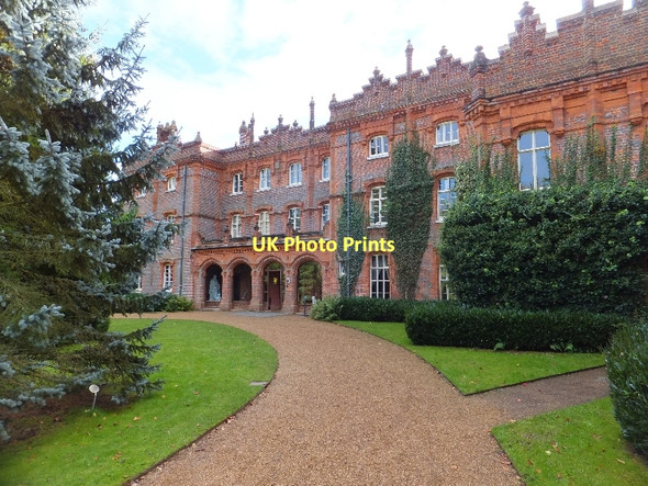 Photo 6"x4" The north front of Hughenden Manor High Wycombe c2011