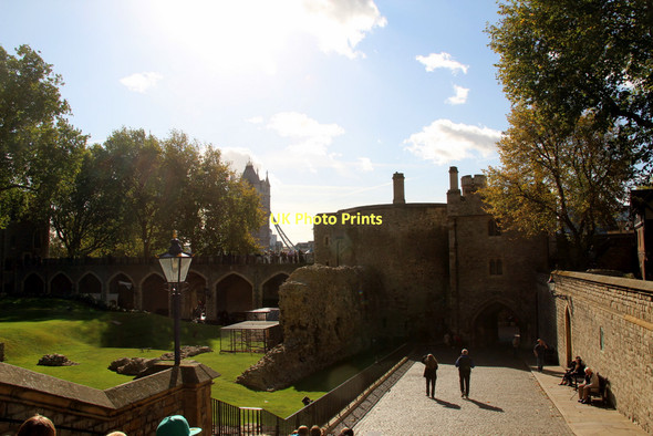 Photo 6"x4" Bloody Tower, Tower of London London c2011