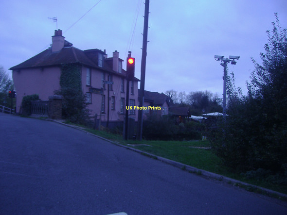 Photo 6"x4" The Coy Carp, West Hyde Hill End\/TQ0491 c2011