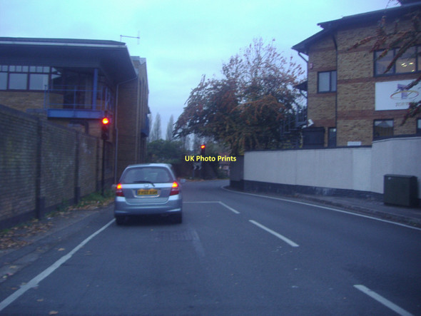 Photo 6"x4" Traffic lights on Park Lane at the bridge over the River Colne Hill End\/TQ0491 c2011