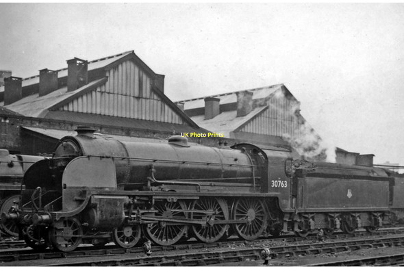 Photo 6"x4" SR 'King Arthur' 4-6-0 at Nine Elms Locomotive Depot Westminster c1958