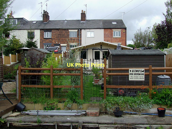 Photo 6"x4" Terraced housing near Preston Brook, Cheshire Preston Brook\/SJ5680 c2011
