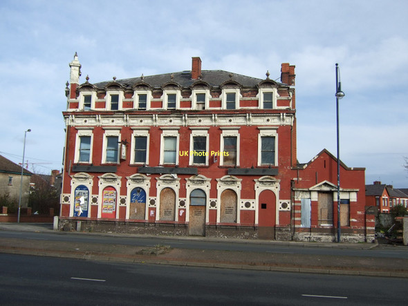 Photo 6"x4" The International (disused hotel) Bootle\/SJ3394 c2011