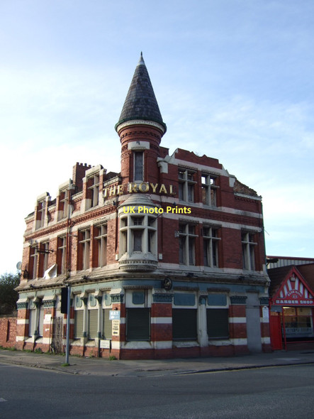 Photo 6"x4" The Royal (disused pub) Bootle\/SJ3394 c2011