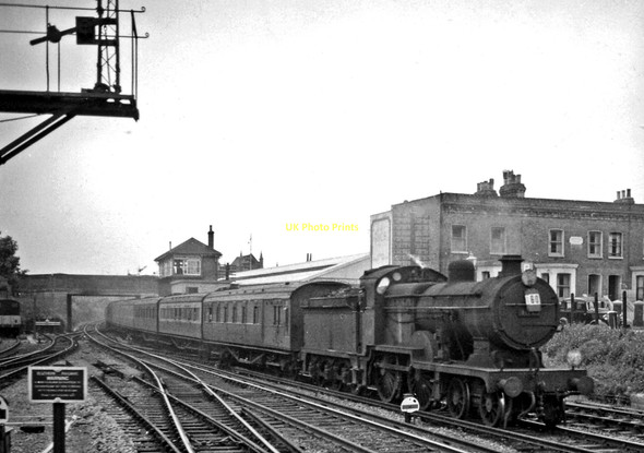 Photo 6"x4" Victoria - Ramsgate express entering Margate Margate c1958