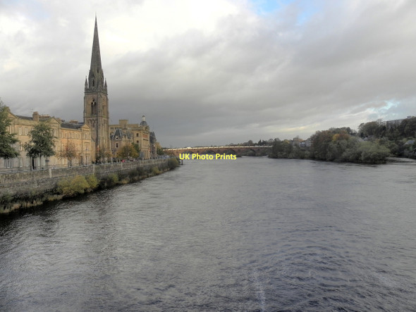 Photo 6"x4" River Tay and St Matthew's Church Perth\/NO1123 c2011