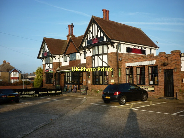 Photo 6"x4" The Avenue public house on Beatty Road Great Yarmouth c2011