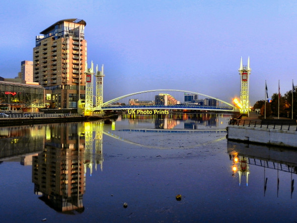 Photo 6"x4" Salford Quays; The Lowry Bridge Salford\/SJ8098 c2011