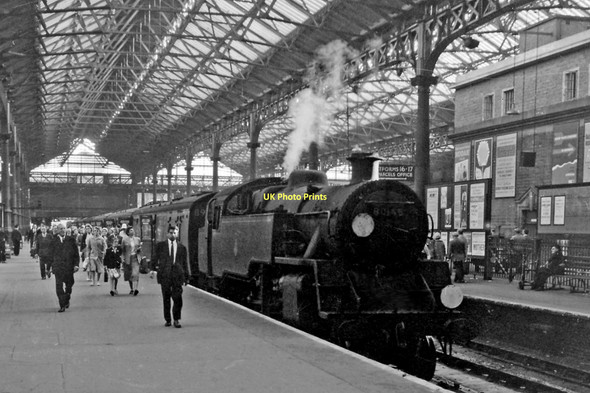Photo 6"x4" Train from Tunbridge Wells West at Victoria (Central) Station Westminster c1961