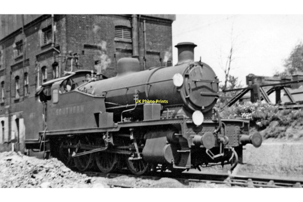 Photo 6"x4" Heavy shunting 0-8-0T at Eastleigh Locomotive Depot Eastleigh\/SU4519 c1946