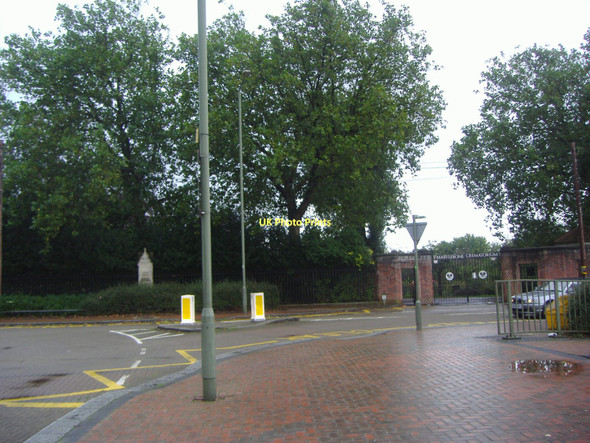 Photo 6"x4" Entrance to St Marylebone Cemetery, East End Road Finchley c2008