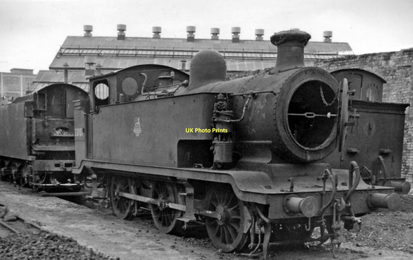 Photo 6"x4" Abandoned ex-LB&SC 0-6-0T at Bricklayer's Arms Depot Bermondsey c1959