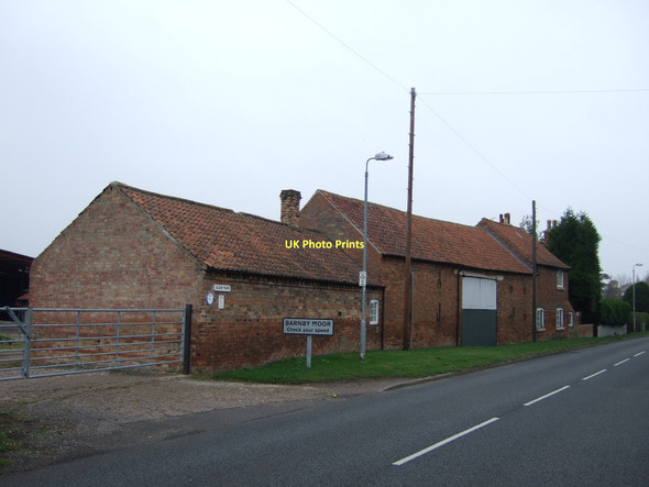 Photo 6"x4" Glebe Farm Barnby Moor c2011
