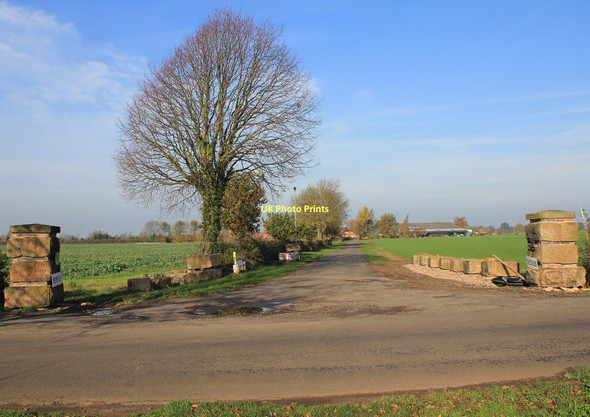 Photo 6"x4" Entrance to Newfields Farm Long Itchington c2011