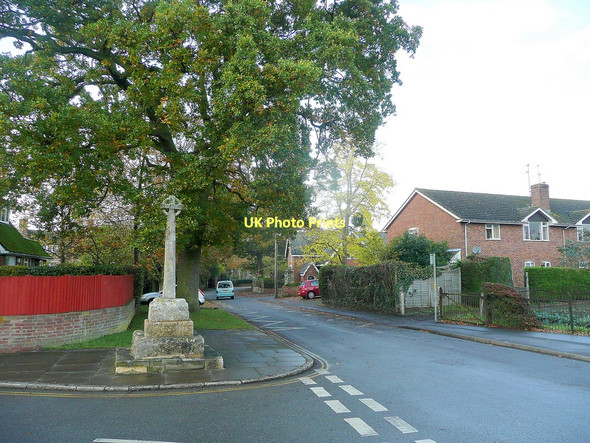 Photo 6"x4" Hempsted Cross Gloucester c2011