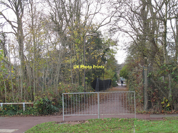 Photo 6"x4" Public footpath off Sherwood Drive Bletchley\/SP8634 c2011