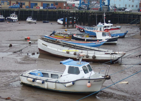 Photo 6"x4" Bridlington harbour at low tide Bridlington c2011