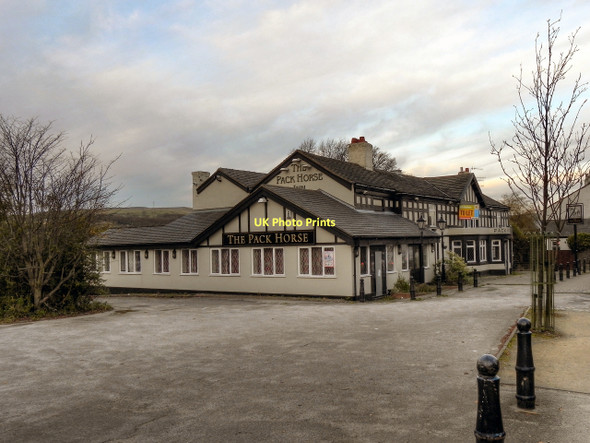Photo 6"x4" The Pack Horse Mottram in Longdendale c2011