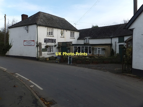 Photo 6"x4" The Old Malt Scoop Inn Lapford c2011