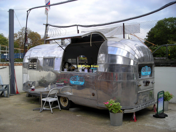 Photo 6"x4" Flying Cloud Cafe Teddington\/TQ1670 c2011