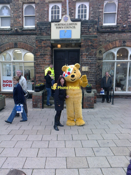 Photo 6"x4" Pudsey visits Northallerton Northallerton c2011