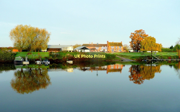 Photo 6"x4" The Lower Lode Inn 3 Tewkesbury c2011