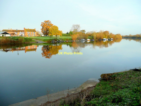 Photo 6"x4" The Lower Lode Inn 4 Tewkesbury c2011