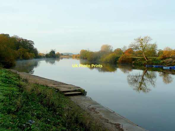 Photo 6"x4" The peaceful River Severn Tewkesbury c2011