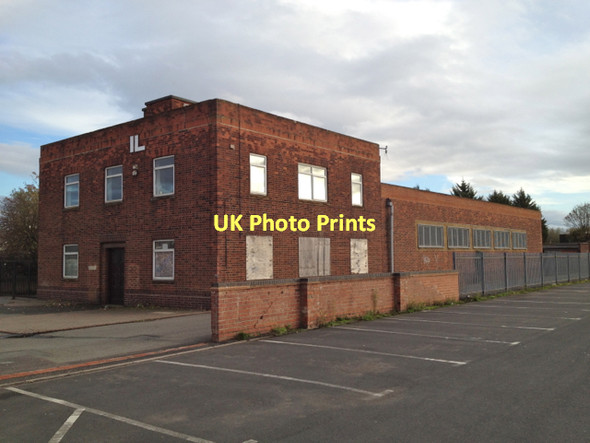 Photo 6"x4" Partly boarded-up offices and factory Banbury\/SP4540 c2011