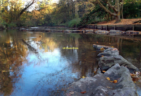 Photo 6"x4" Rocks in The Crane Twickenham c2011